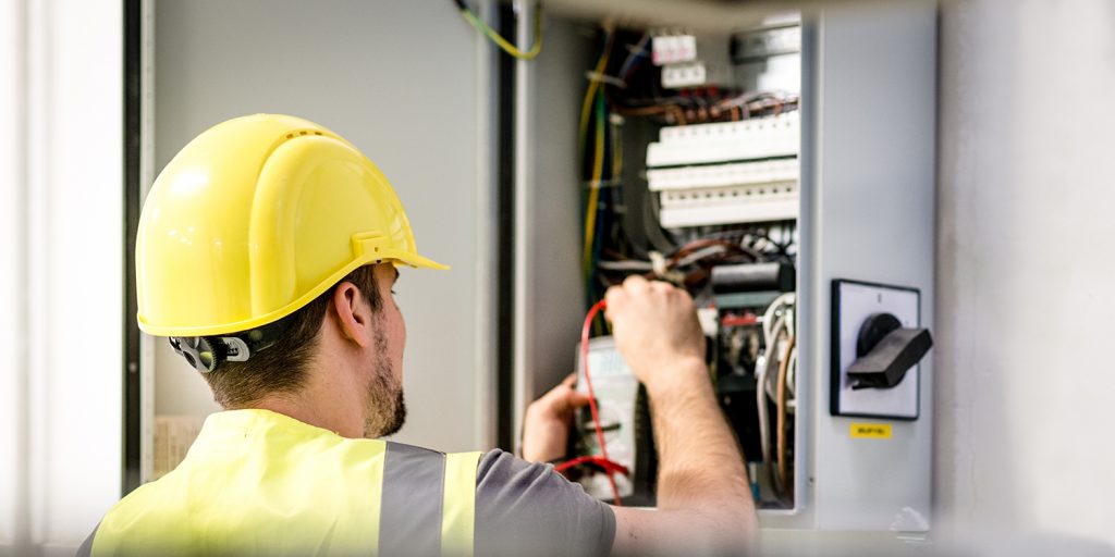 Électricien en urgence